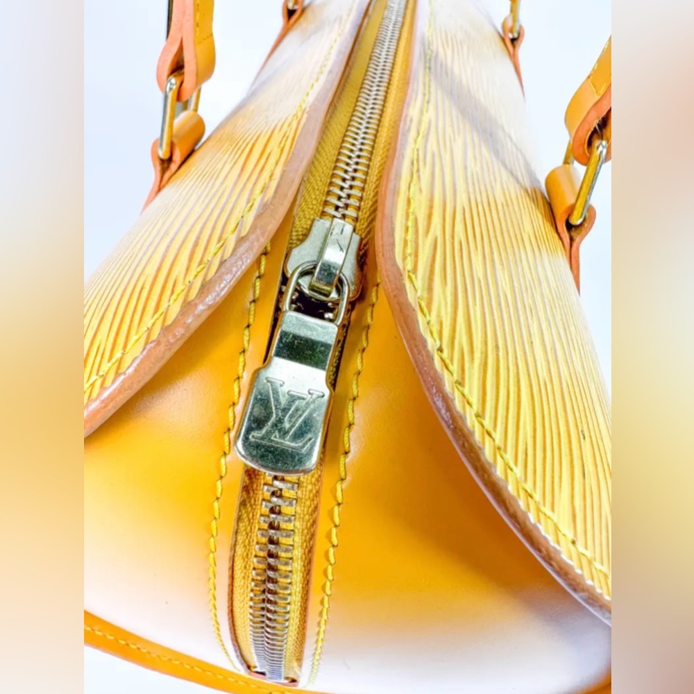 Pre-loved Louis Vuitton Epi Leather Shoulder - Picture 6 of 8